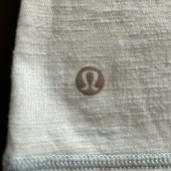 Lululemon Flow Y Tank Built-in Bra Powder Blue Snake Print Size 4 - Picture 9 of 9